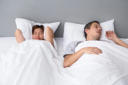 Czy niewłaściwa poduszka może być przyczyną chrapania?